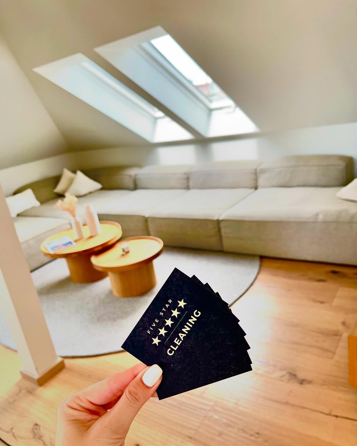 Wohnbereich eines Penthouses nach der Reinigung
